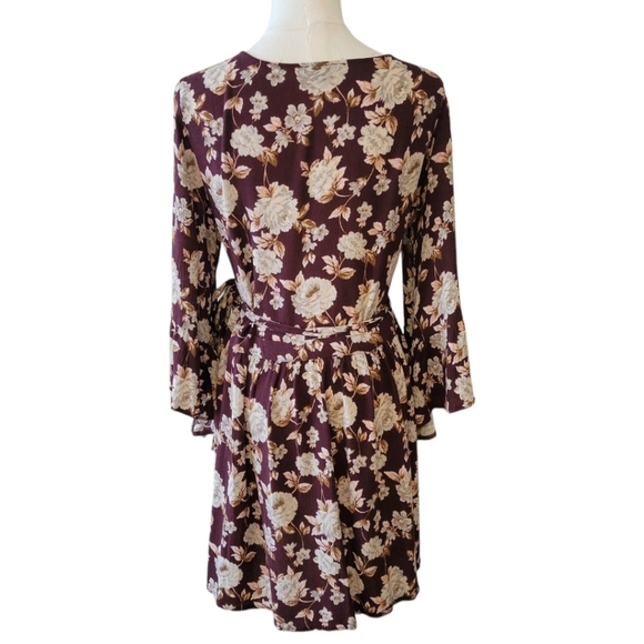 American Eagle Burgundy Floral Wrap Mini Dress Size Large - Picture 4 of 5